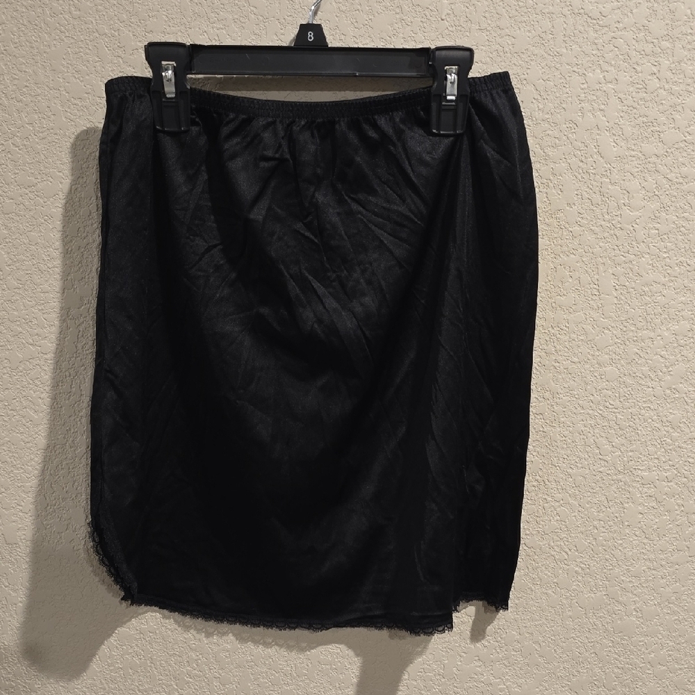 Vintage Vanity Fair Black Nylon Tricot Half Slip – Lace Trim – Size Medium/18